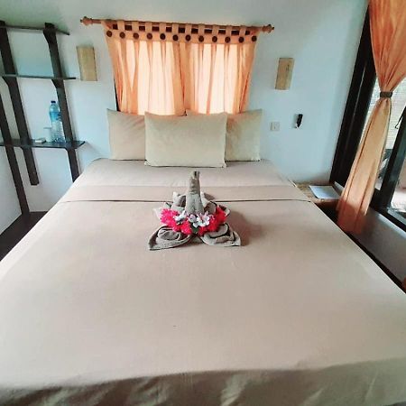 Ana Warung & Bungalows Gili Meno Esterno foto