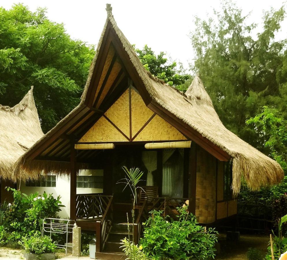 Ana Warung & Bungalows Gili Meno Esterno foto