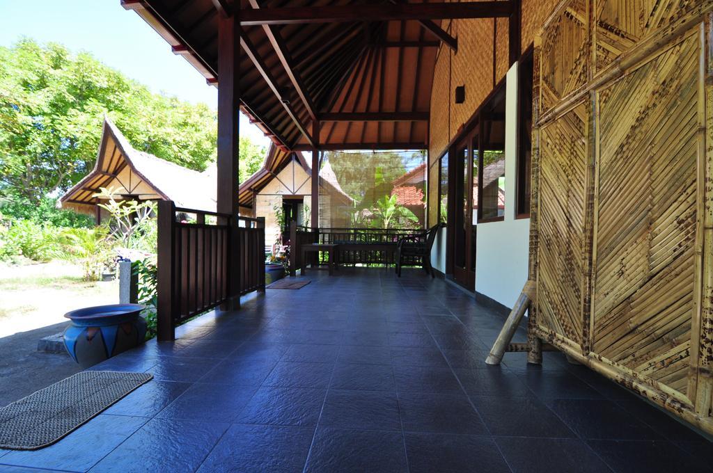 Ana Warung & Bungalows Gili Meno Esterno foto