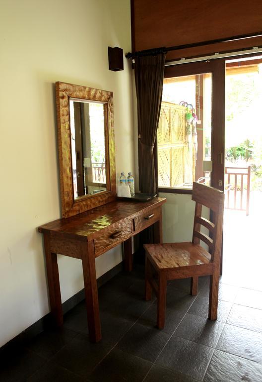 Ana Warung & Bungalows Gili Meno Esterno foto
