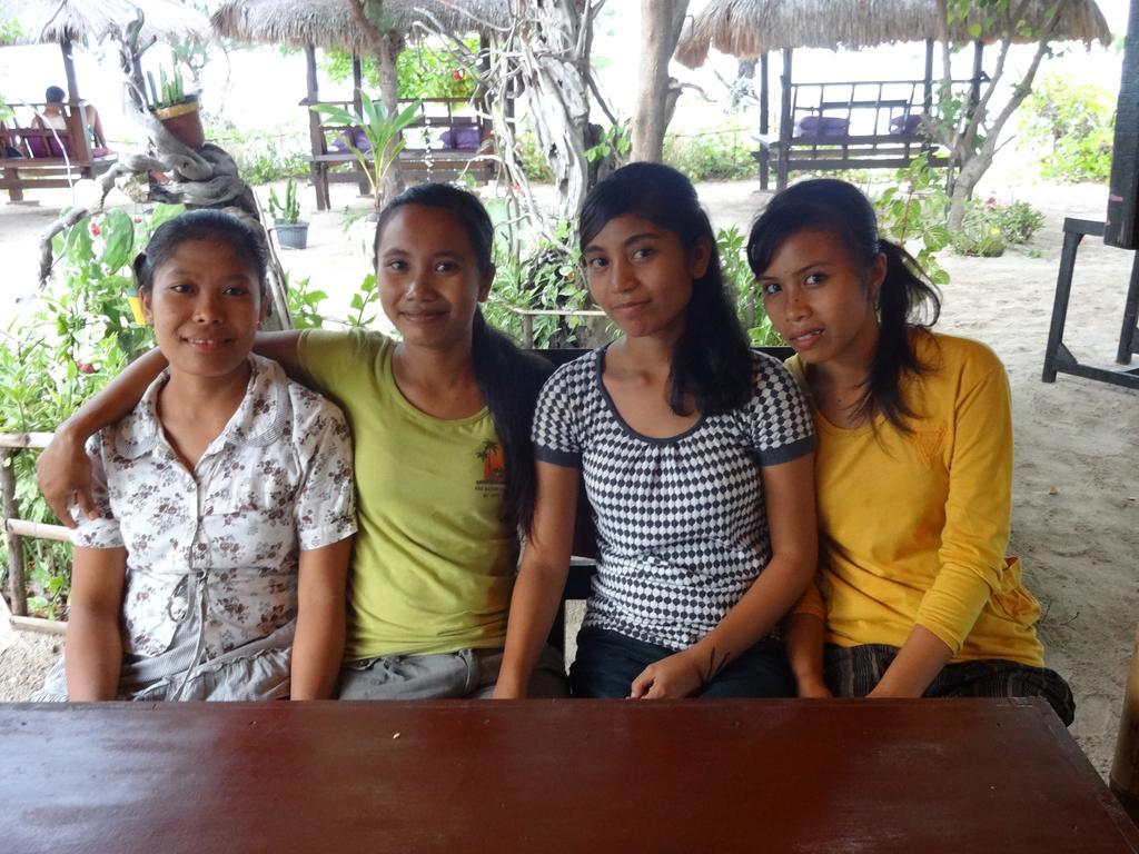 Ana Warung & Bungalows Gili Meno Esterno foto