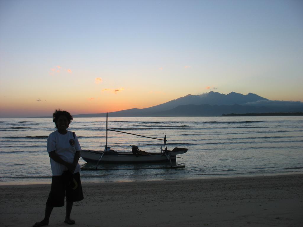 Ana Warung & Bungalows Gili Meno Esterno foto