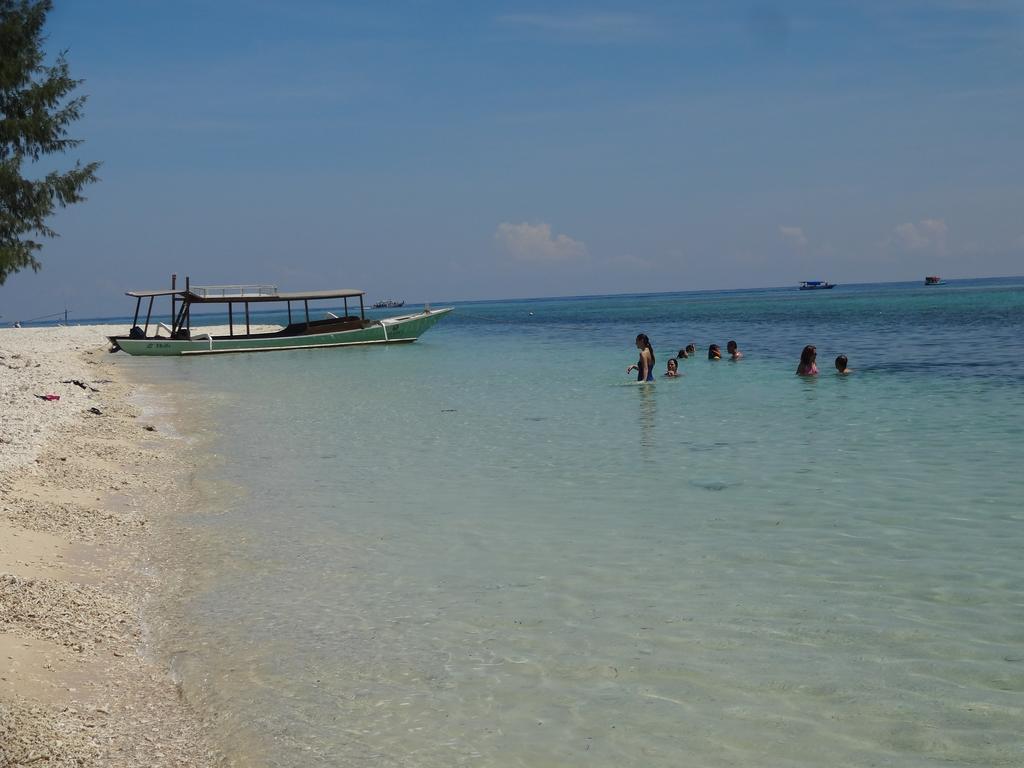 Ana Warung & Bungalows Gili Meno Esterno foto