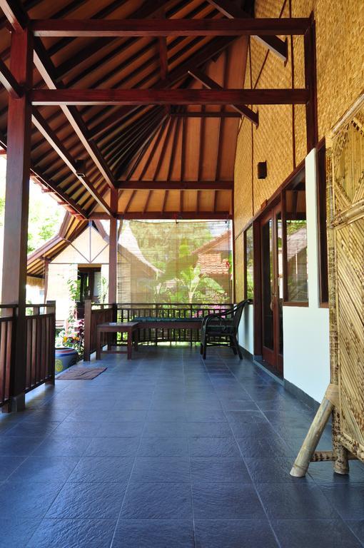 Ana Warung & Bungalows Gili Meno Esterno foto