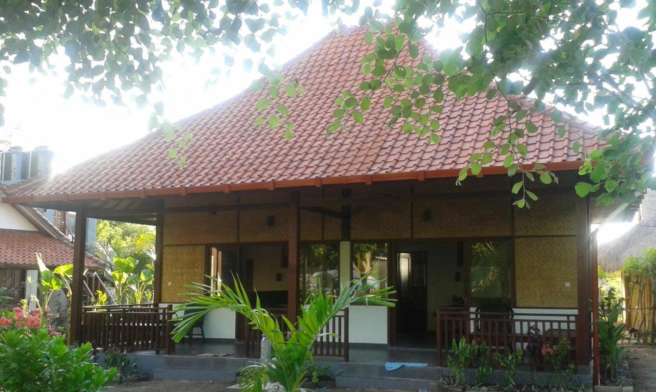 Ana Warung & Bungalows Gili Meno Esterno foto